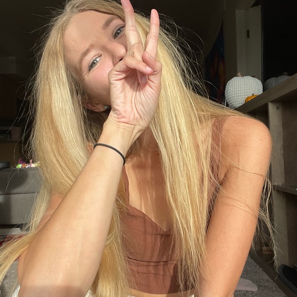 Meet your Posher, Shannon - Picture 3 of 3